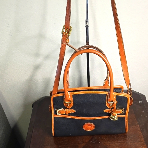 Dooney & Bourke 80's Vintage Black Pebbled Leather Double‎ Handle Satchel - Picture 1 of 11